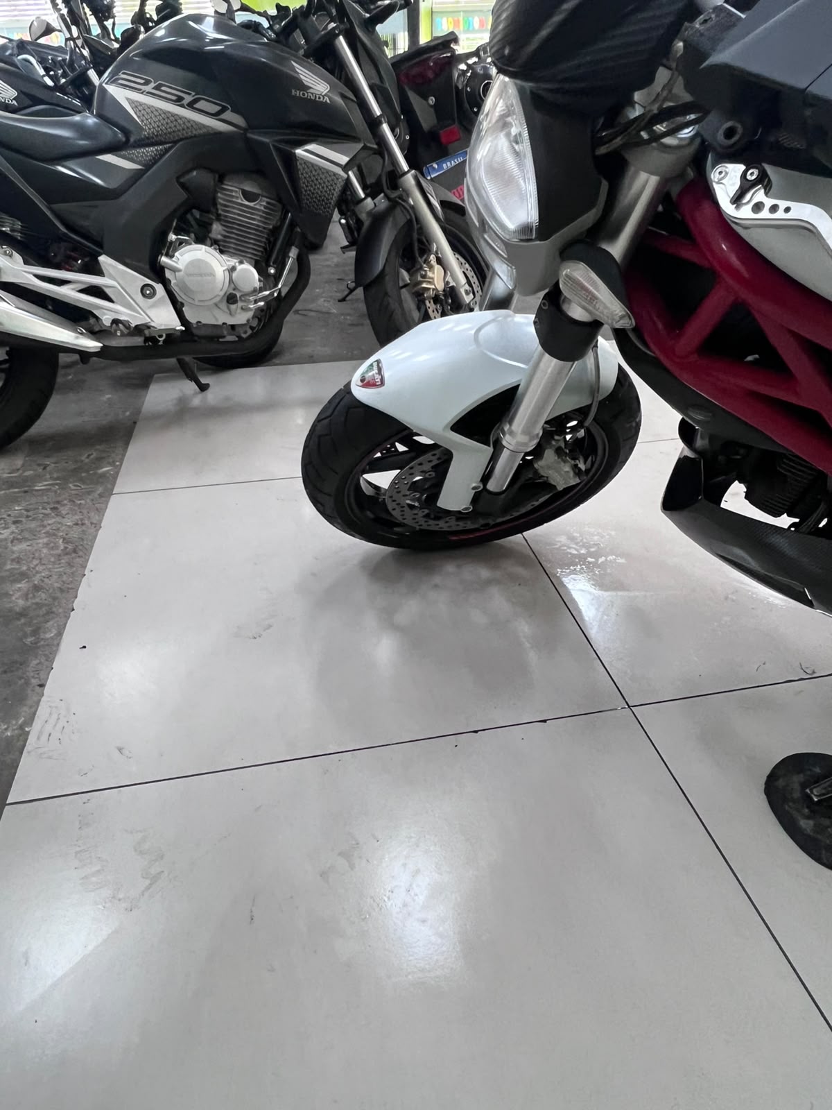 DUCATI MONSTER 796