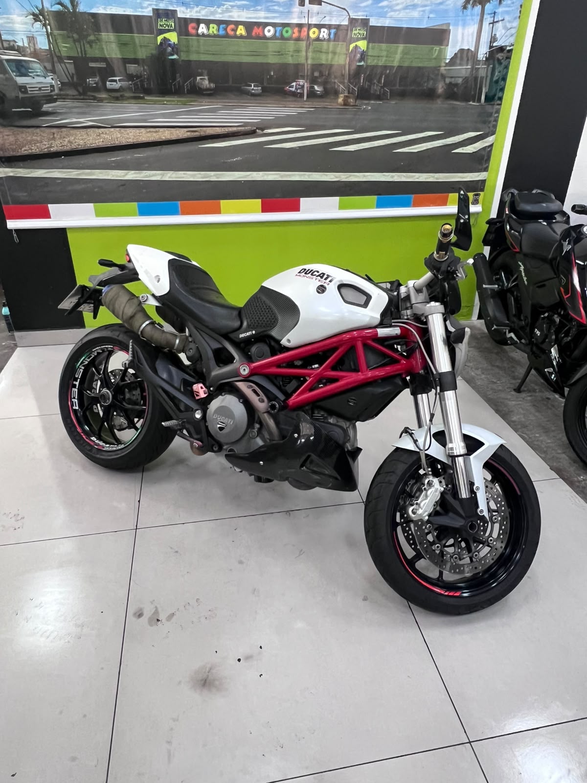 DUCATI MONSTER 796
