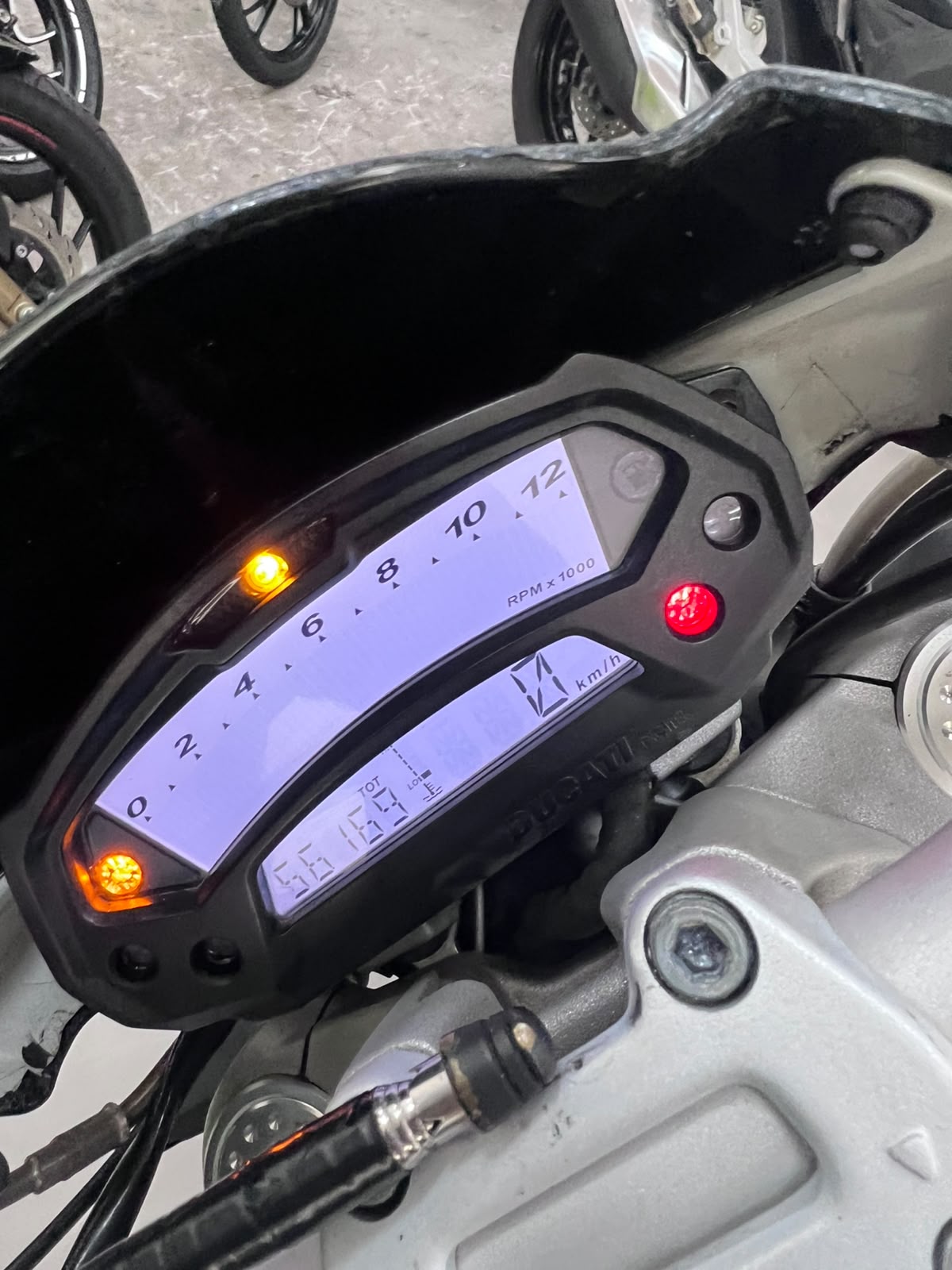 DUCATI MONSTER 796