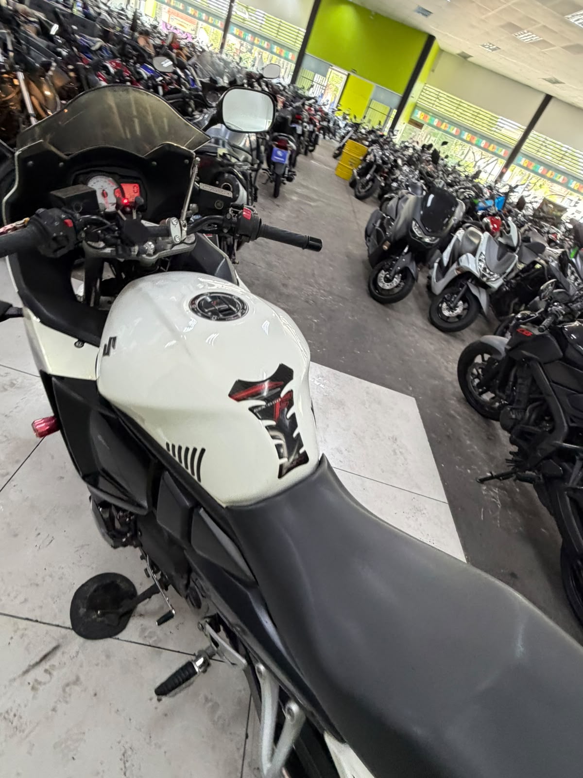 SUZUKI GSX 650 F