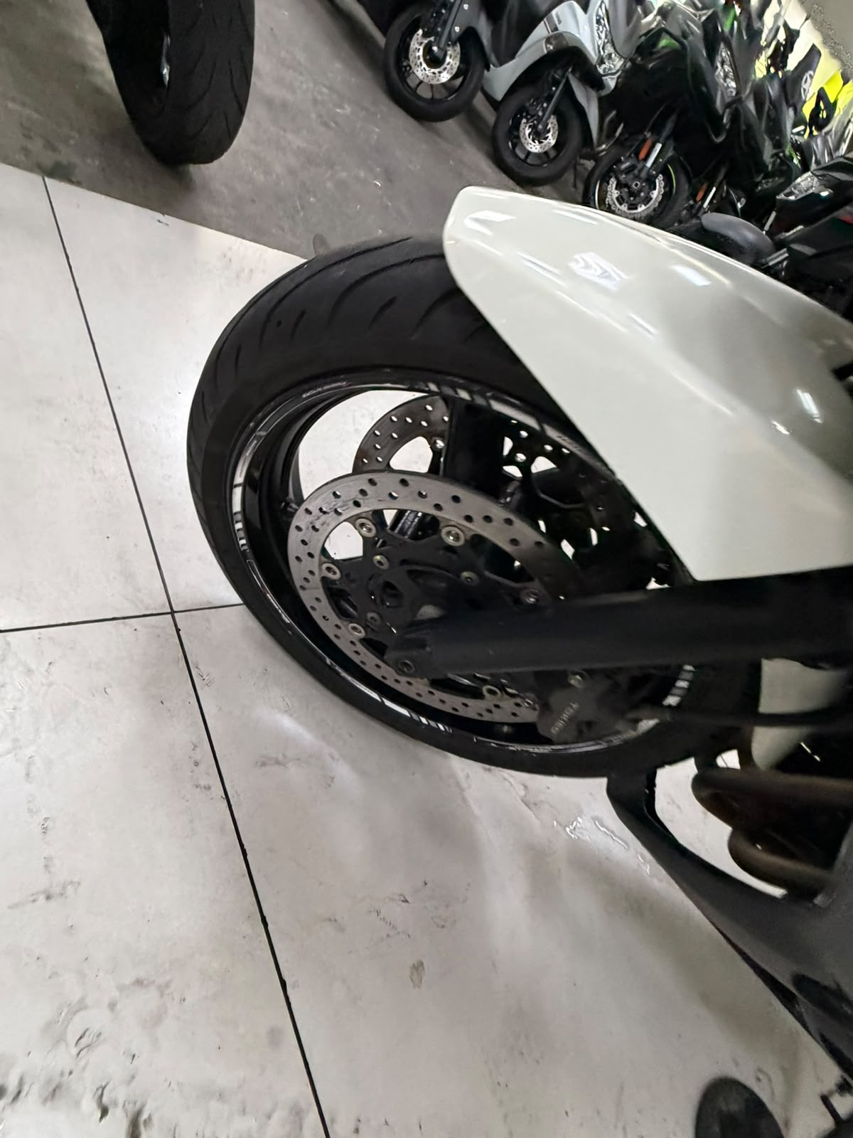 SUZUKI GSX 650 F