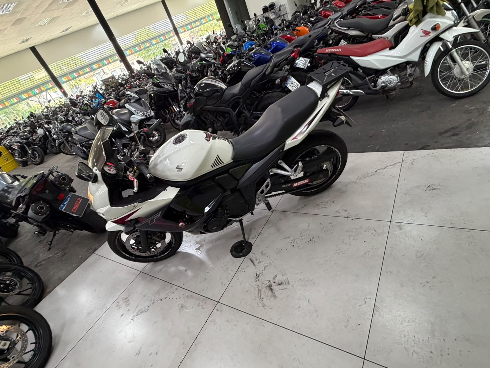 SUZUKI GSX 650 F