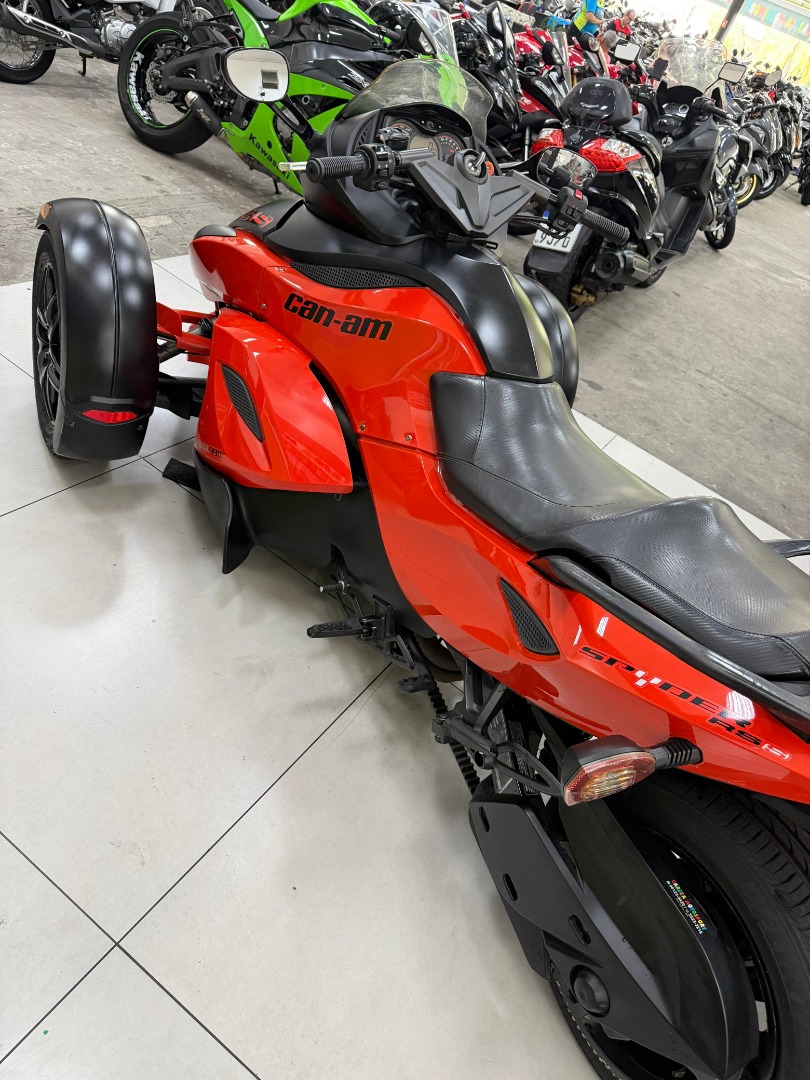 CAN-AM SPYDER RS-S