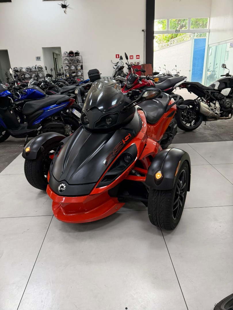 CAN-AM SPYDER RS-S