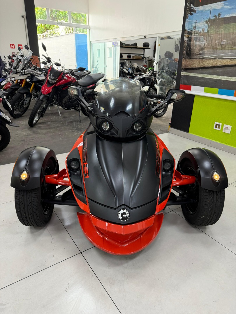 CAN-AM SPYDER RS-S