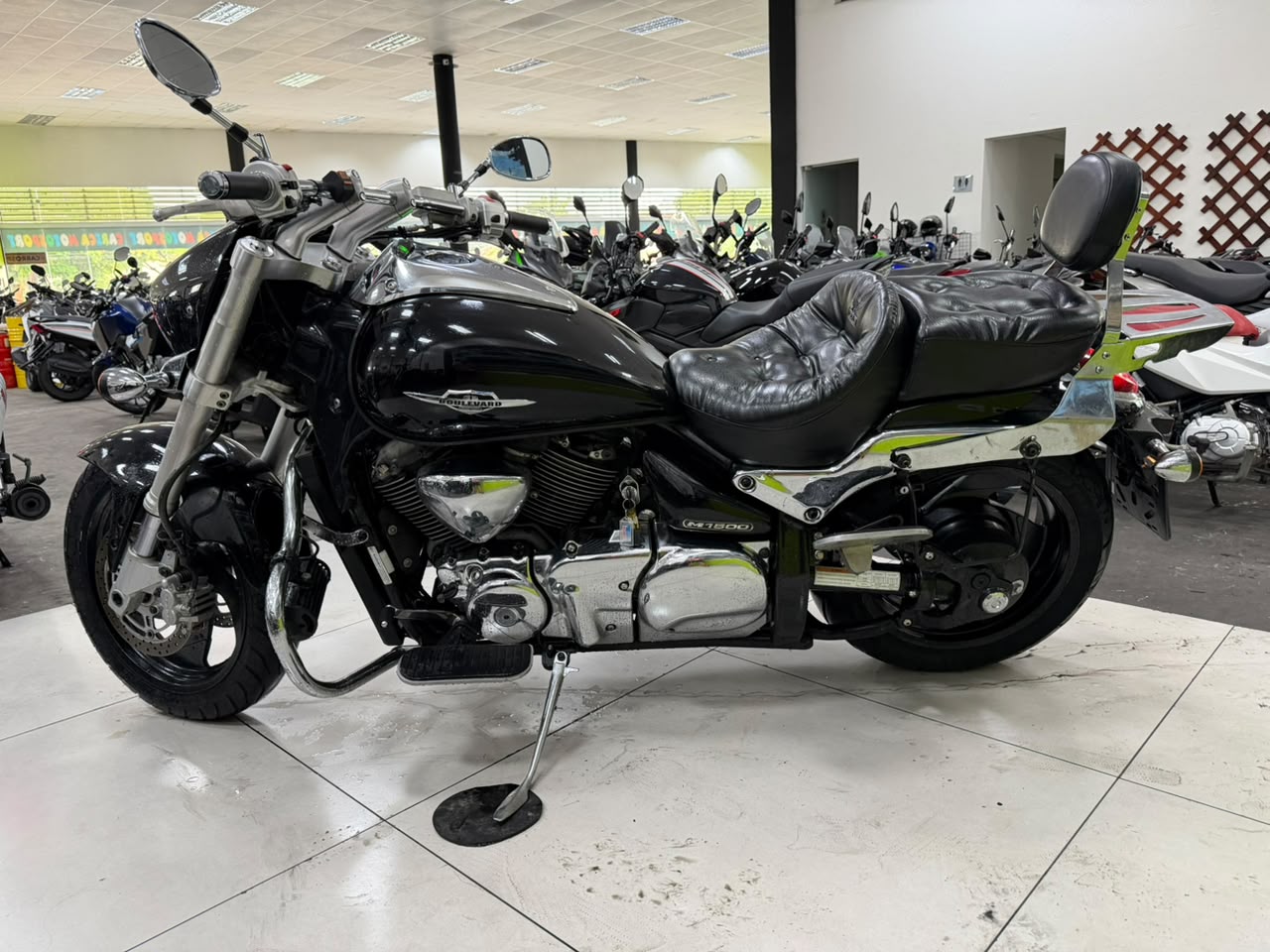 SUZUKI BOULEVARD M1500