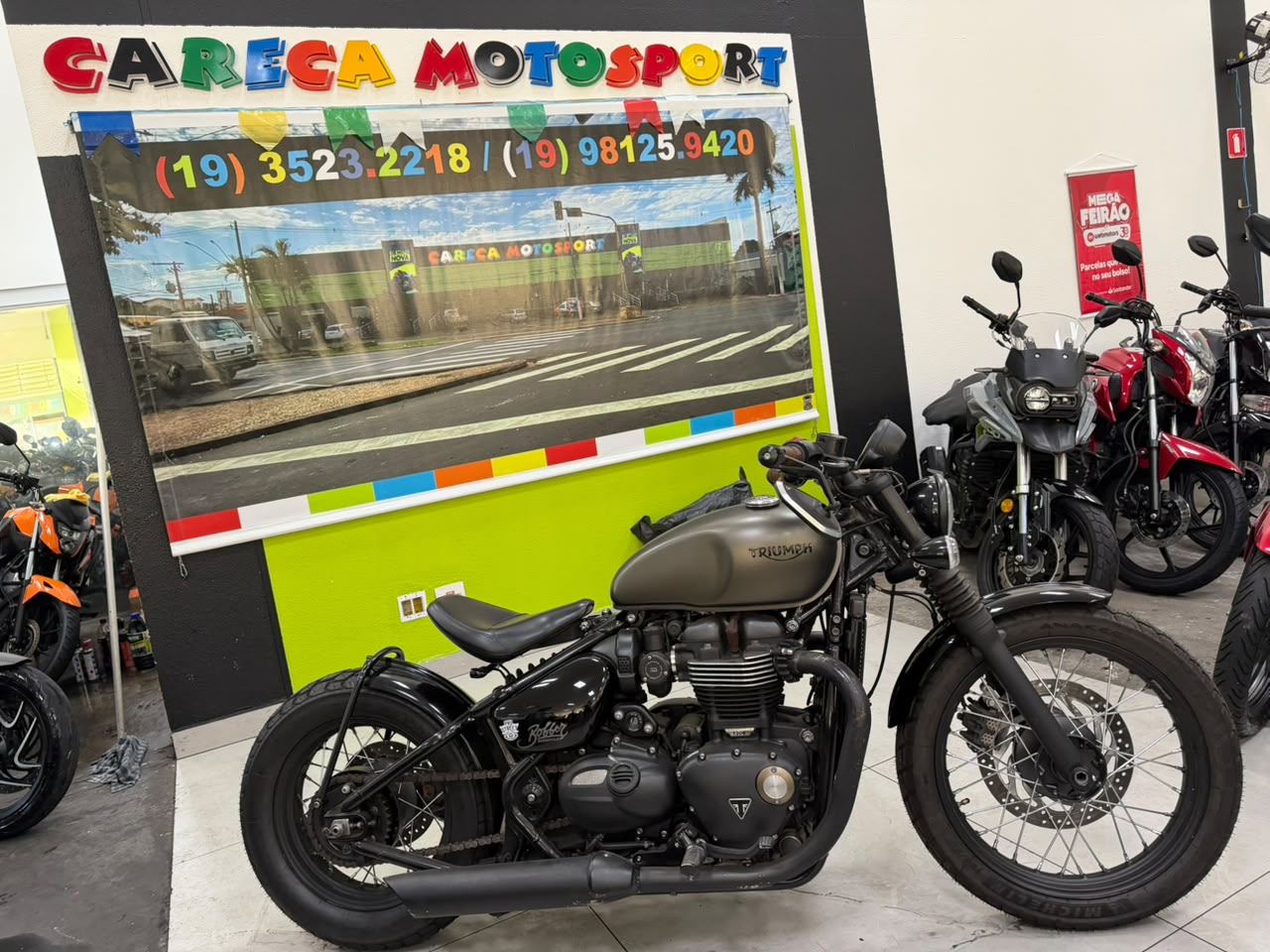 TRIUMPH BONNEVILLE BOBBER 1200