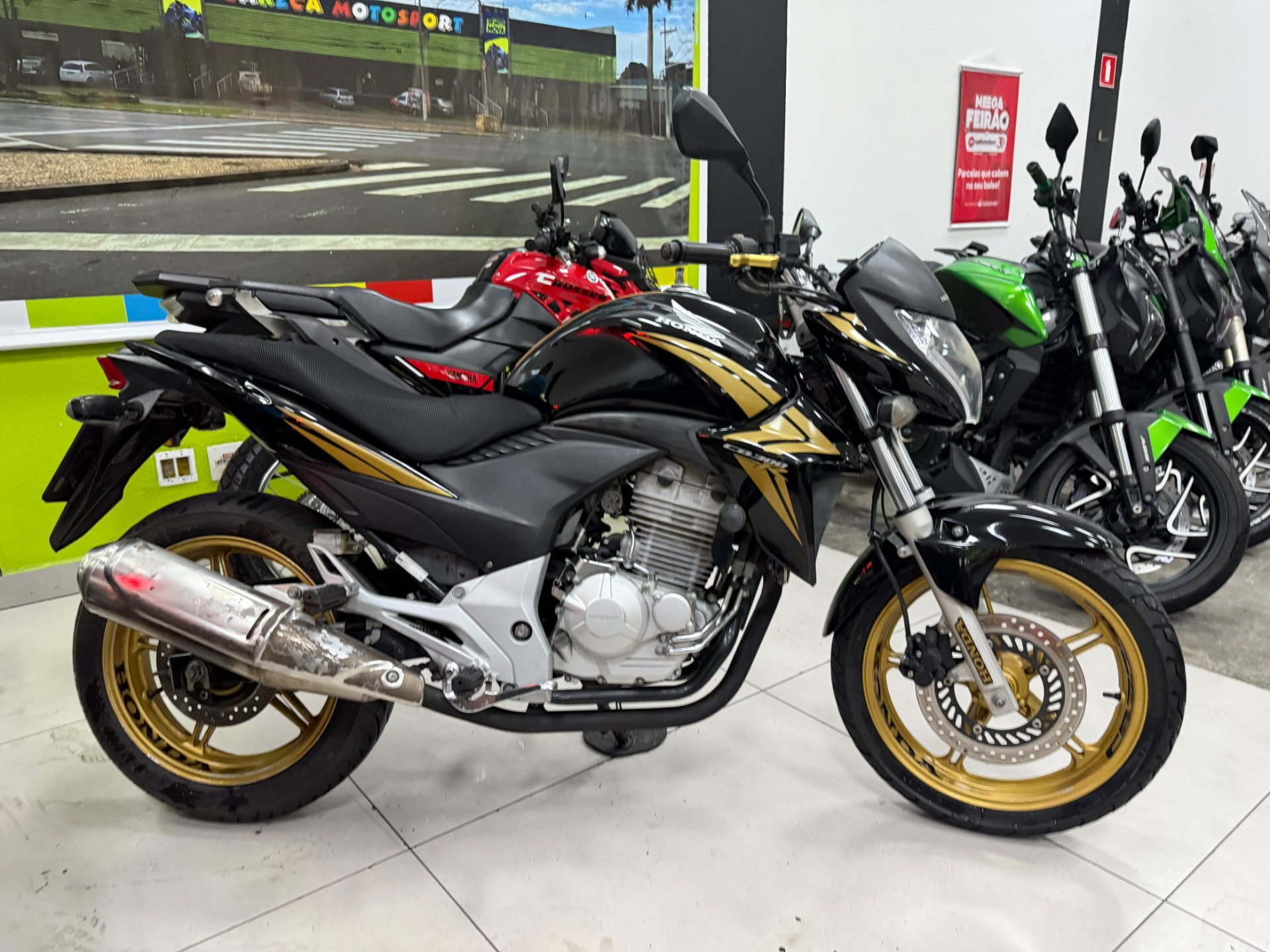 HONDA CB 300R