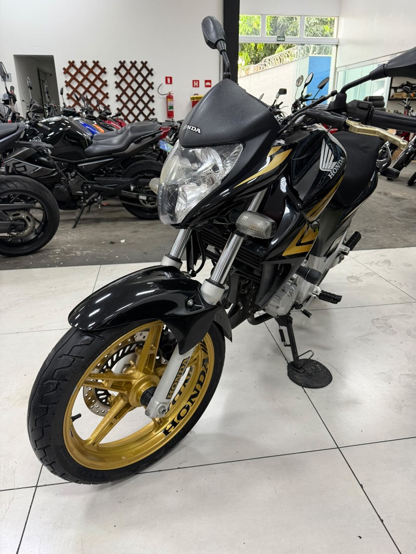 HONDA CB 300R