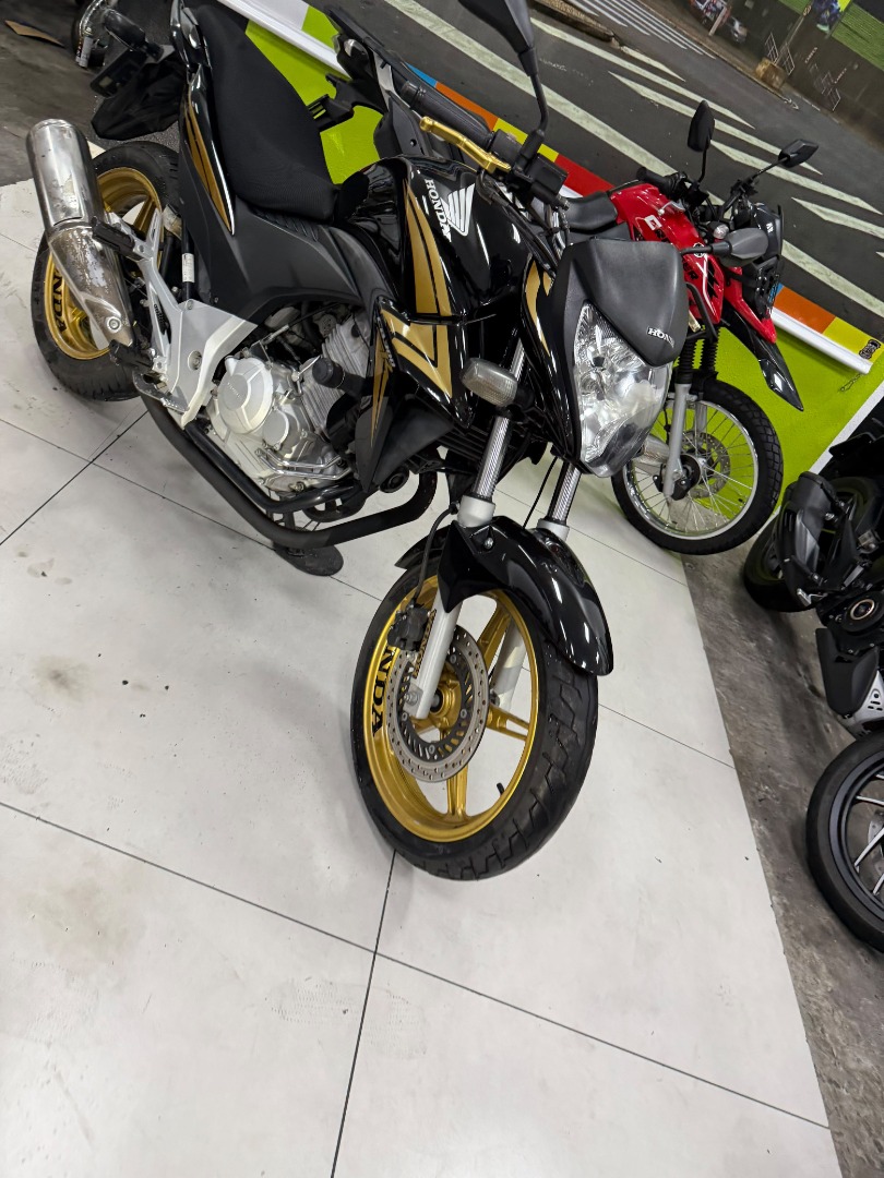 HONDA CB 300R