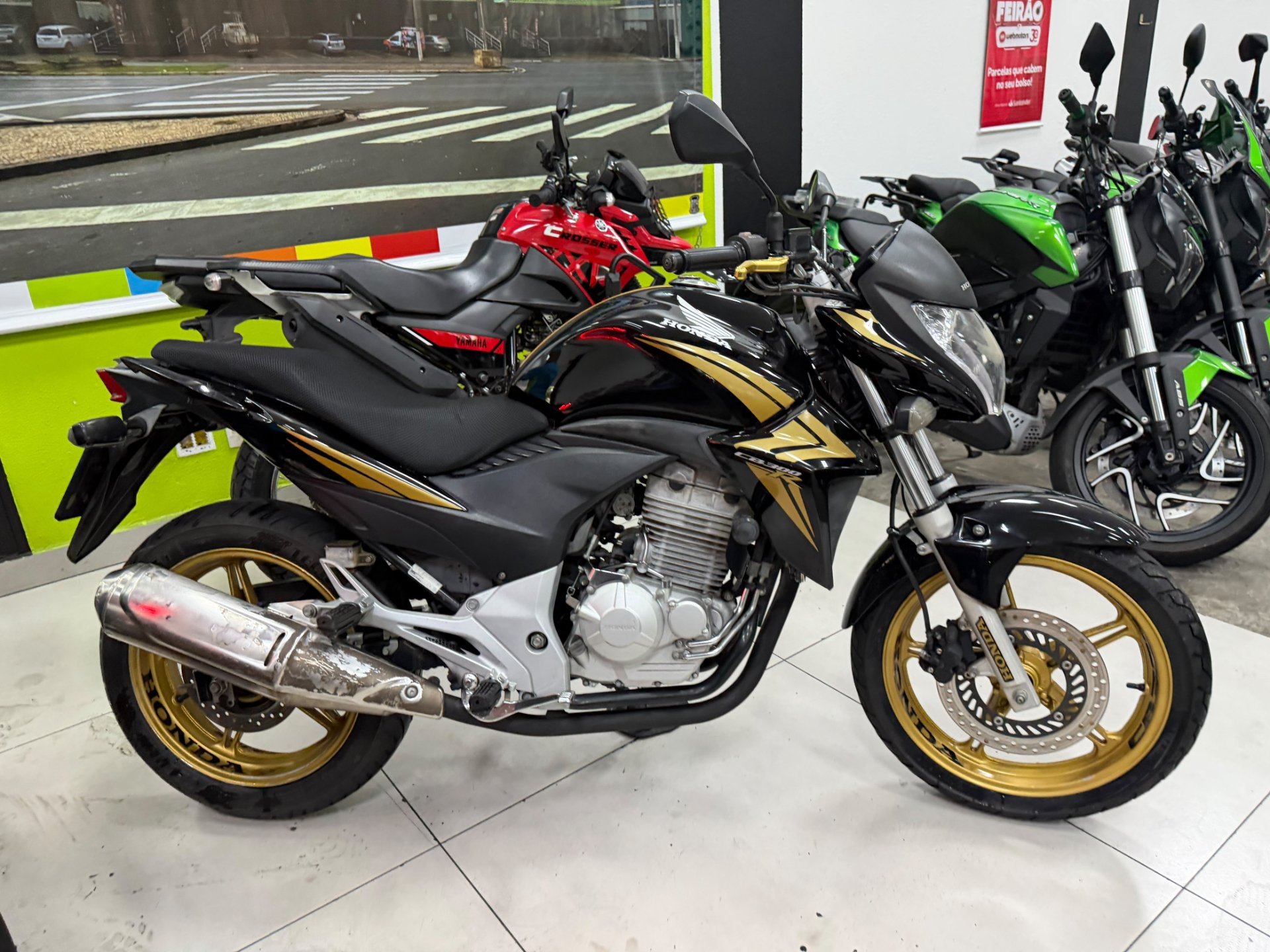 HONDA CB 300R