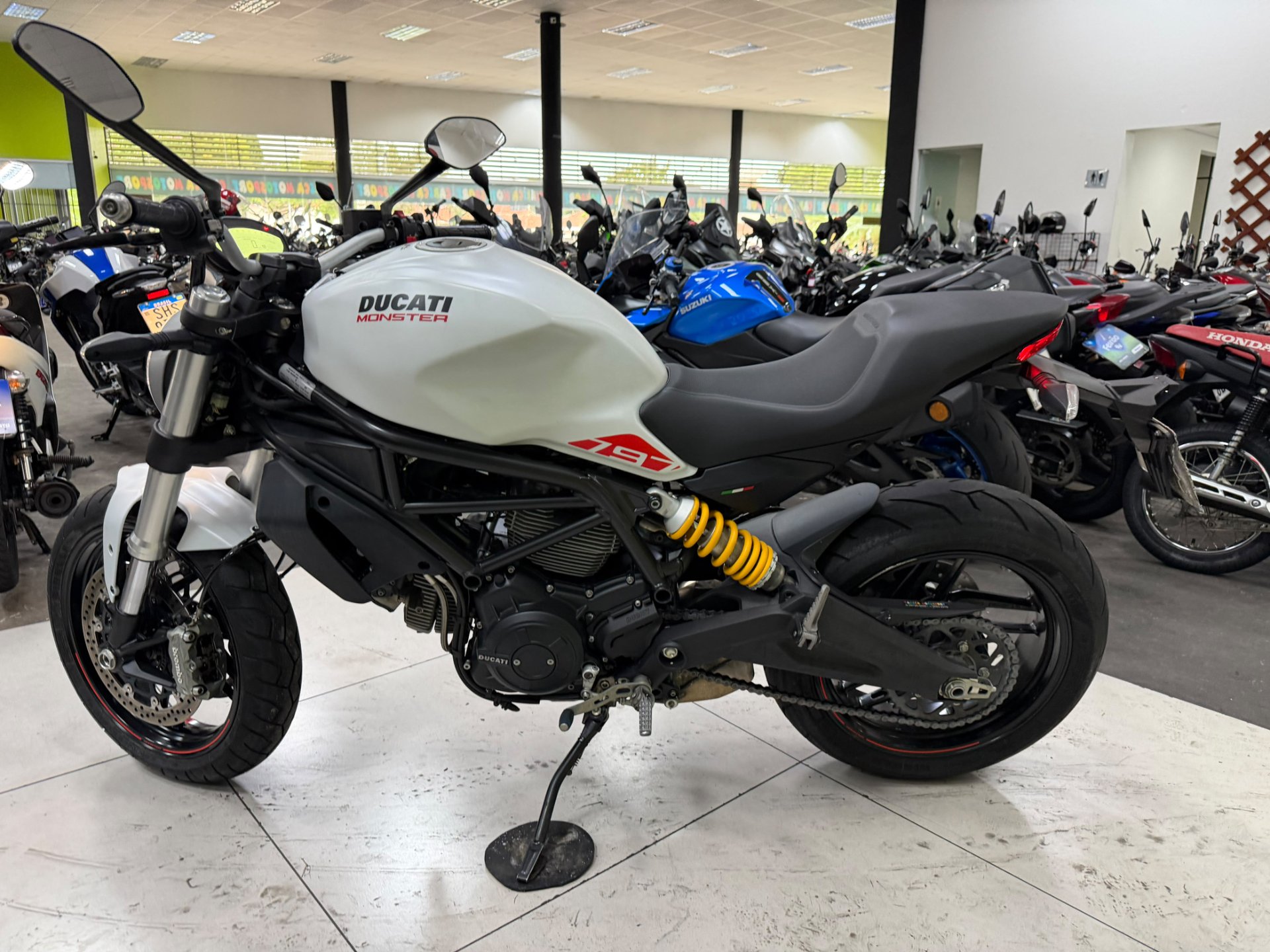 DUCATI MONSTER 797