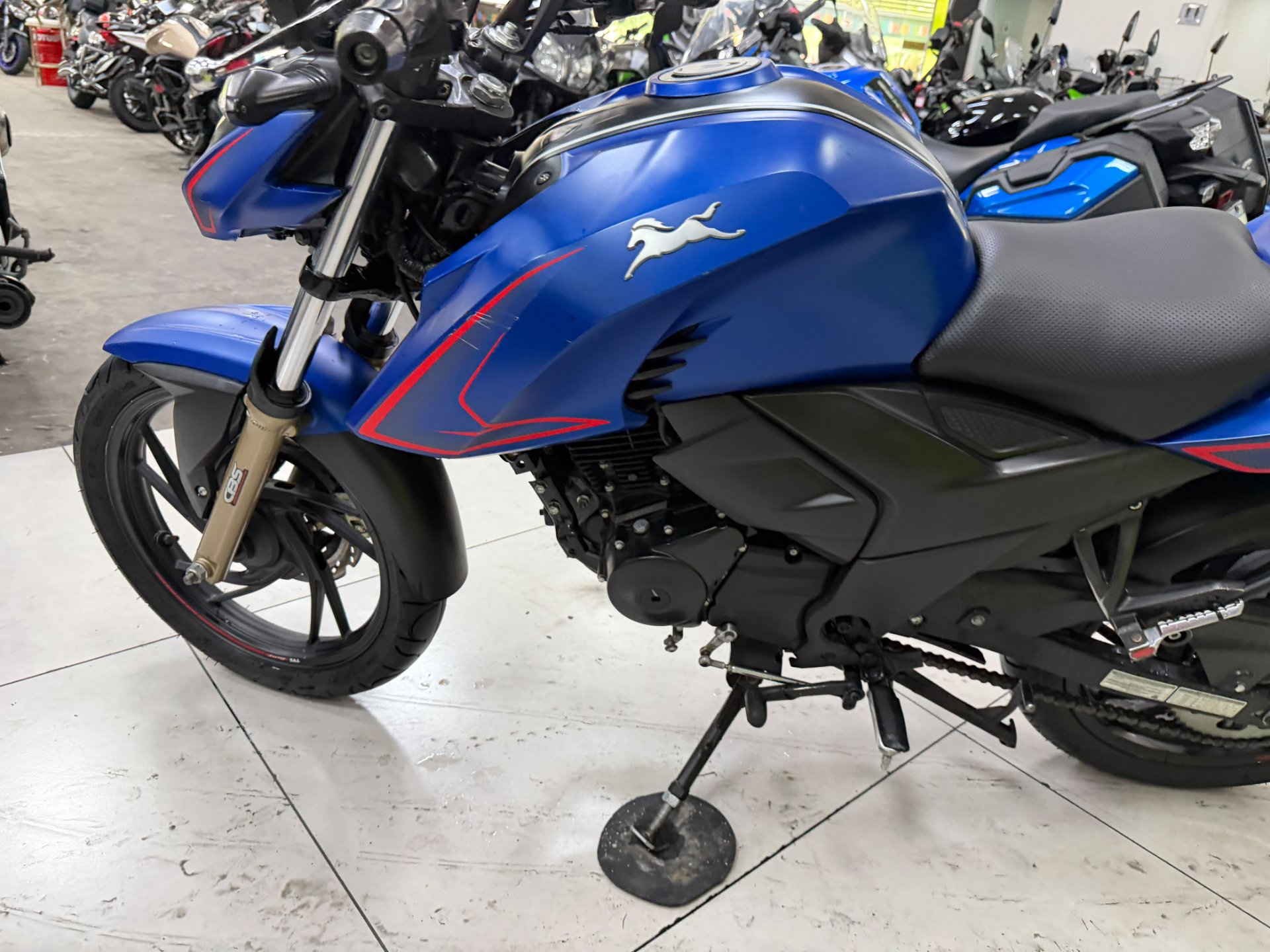 DAFRA APACHE RTR 200