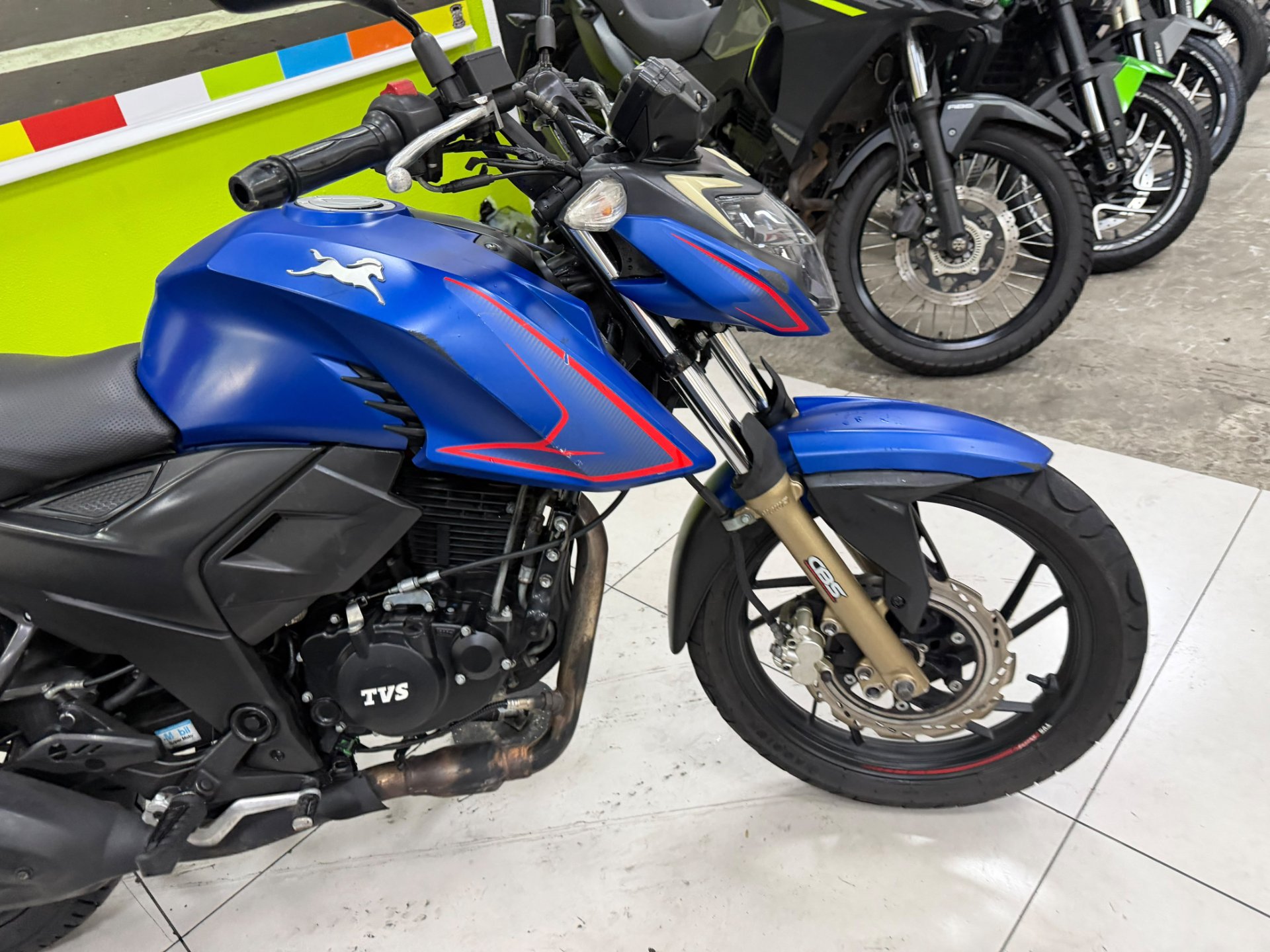 DAFRA APACHE RTR 200