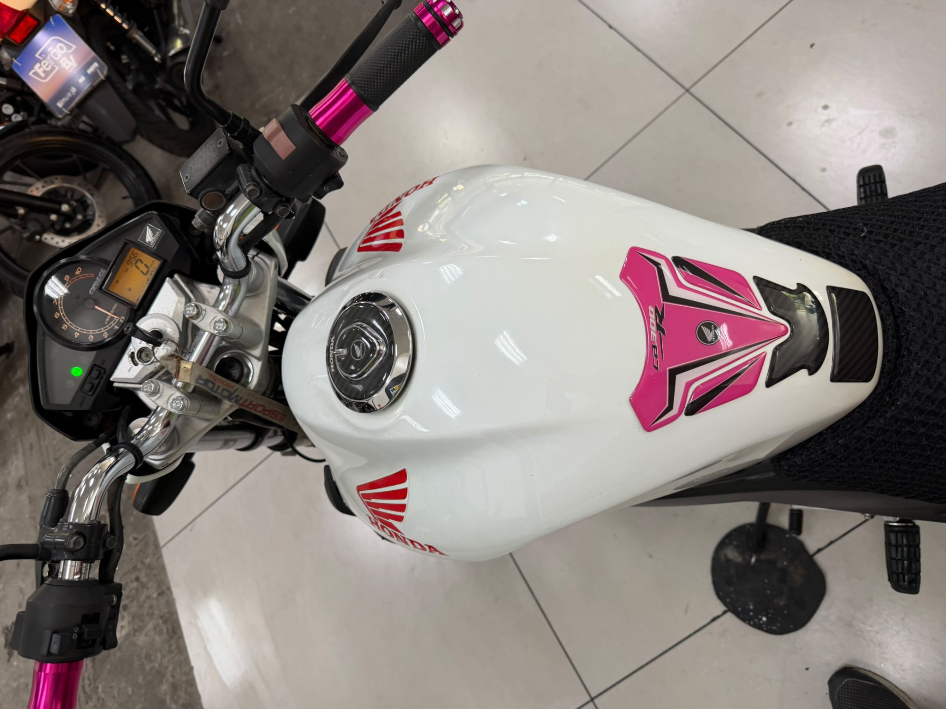 HONDA CB 300R