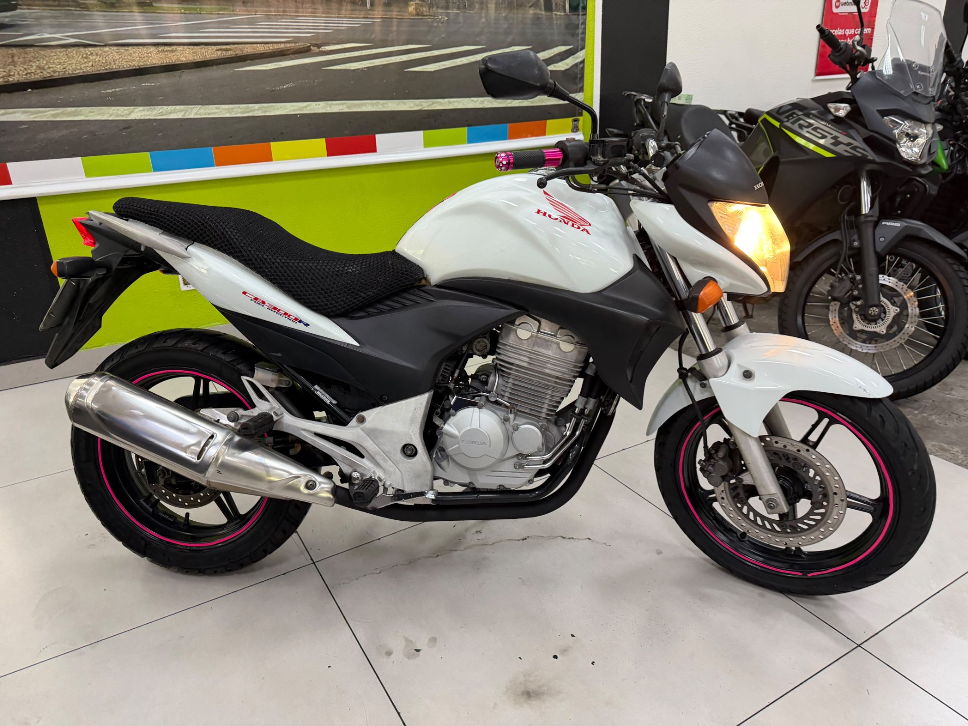 HONDA CB 300R