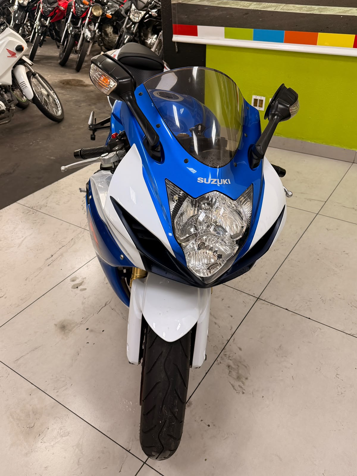 SUZUKI GSX R750