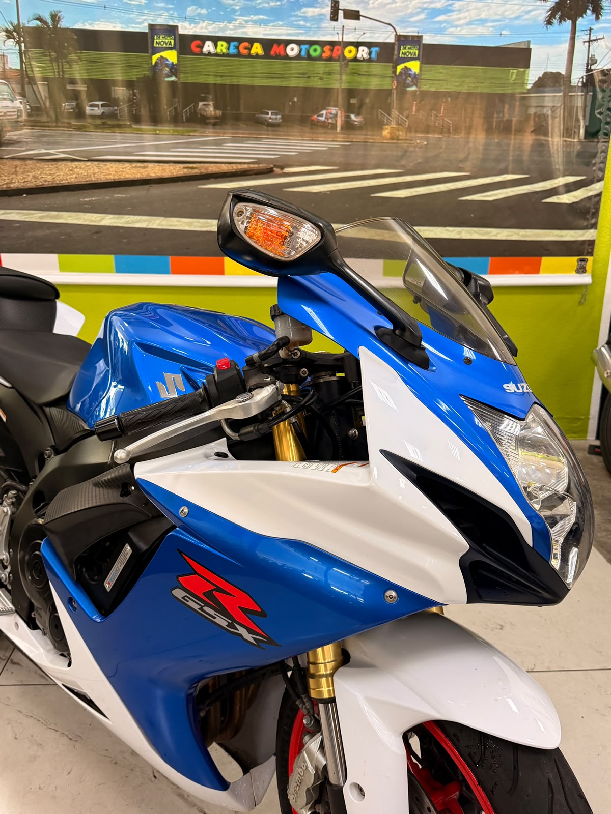 SUZUKI GSX R750