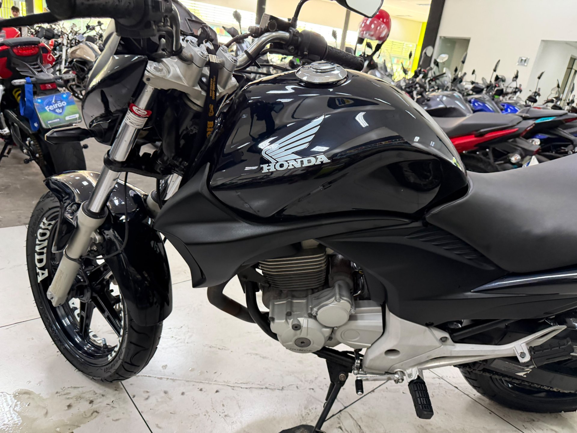 HONDA CB 300R