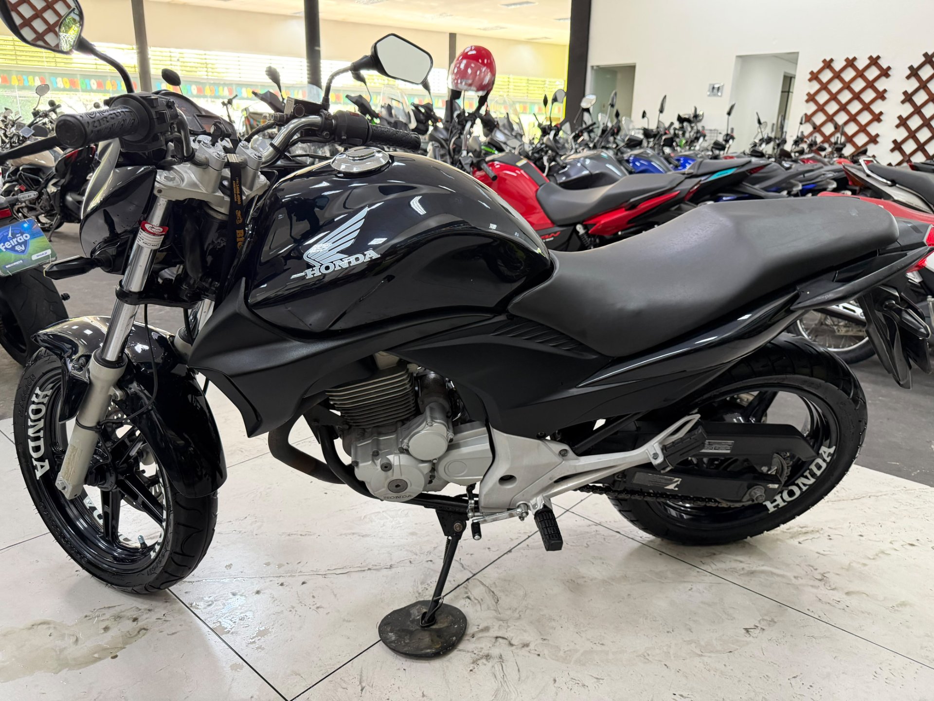 HONDA CB 300R