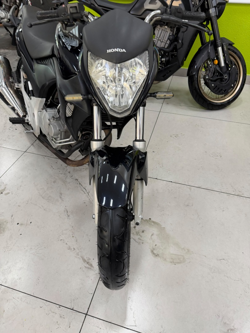 HONDA CB 300R