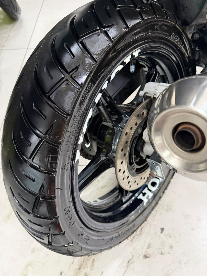 HONDA CB 300R