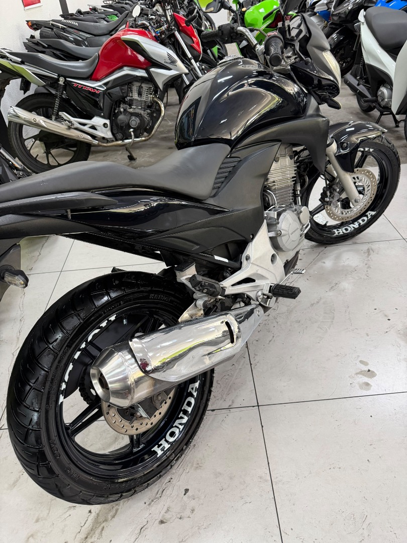 HONDA CB 300R