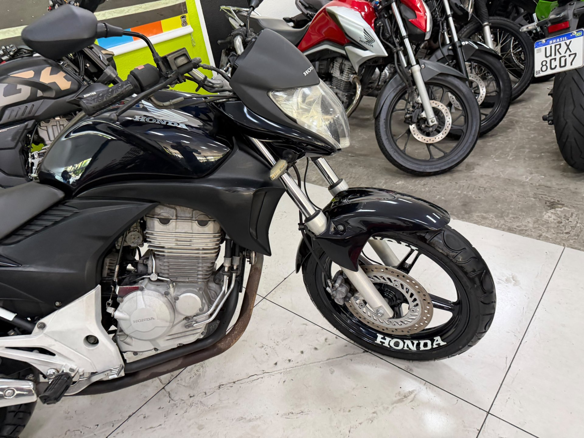HONDA CB 300R