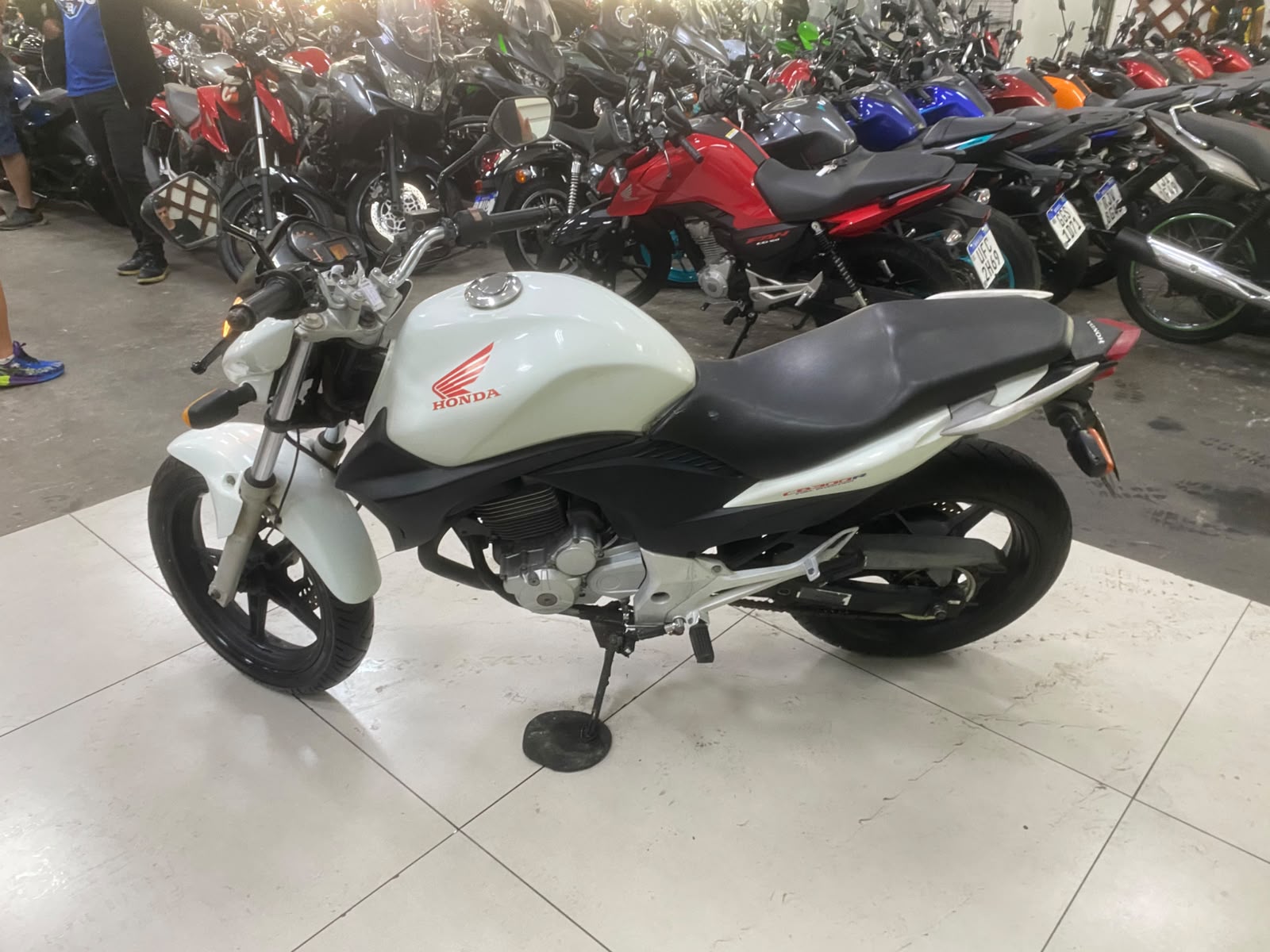 HONDA CB 300R