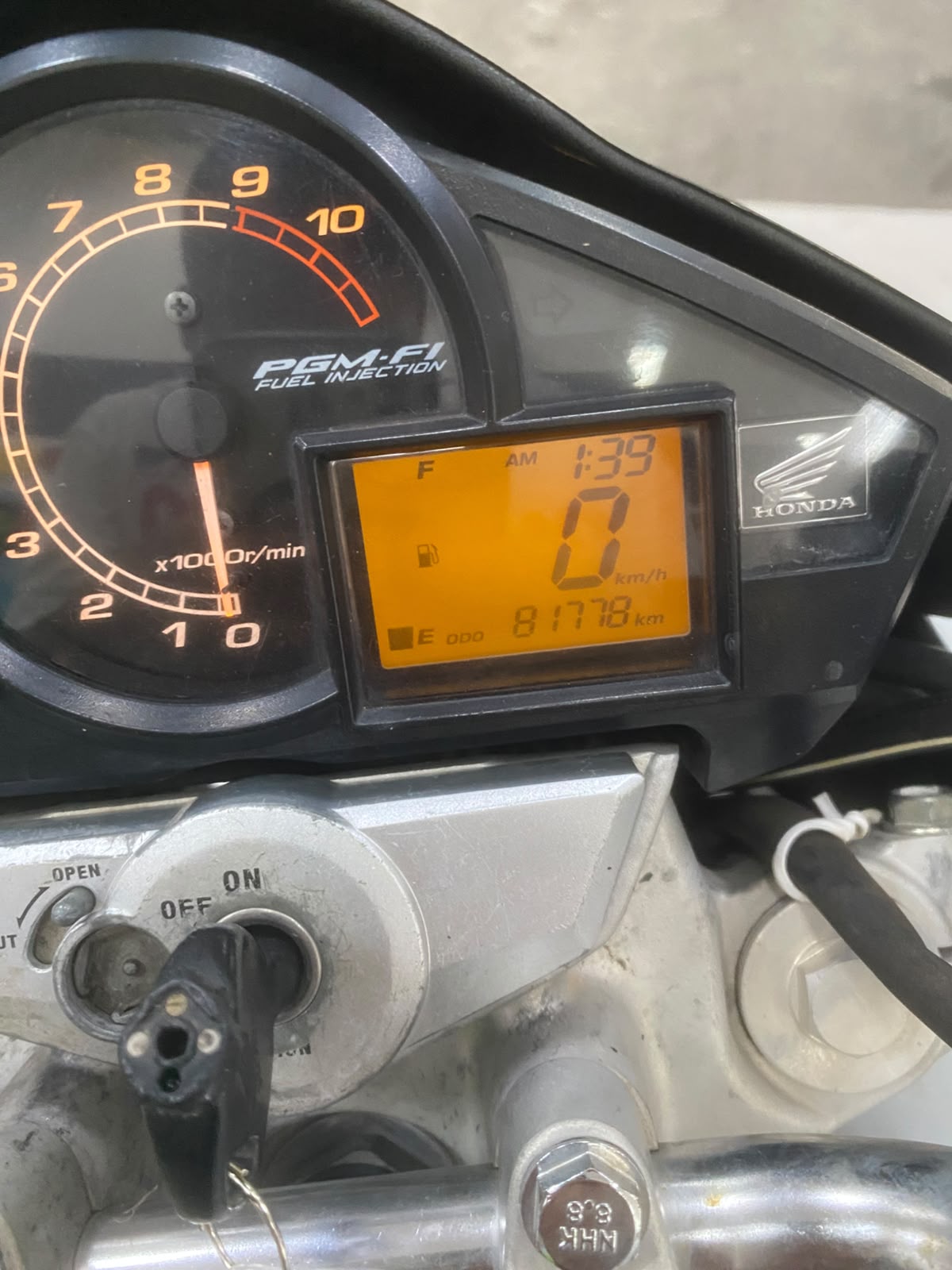 HONDA CB 300R