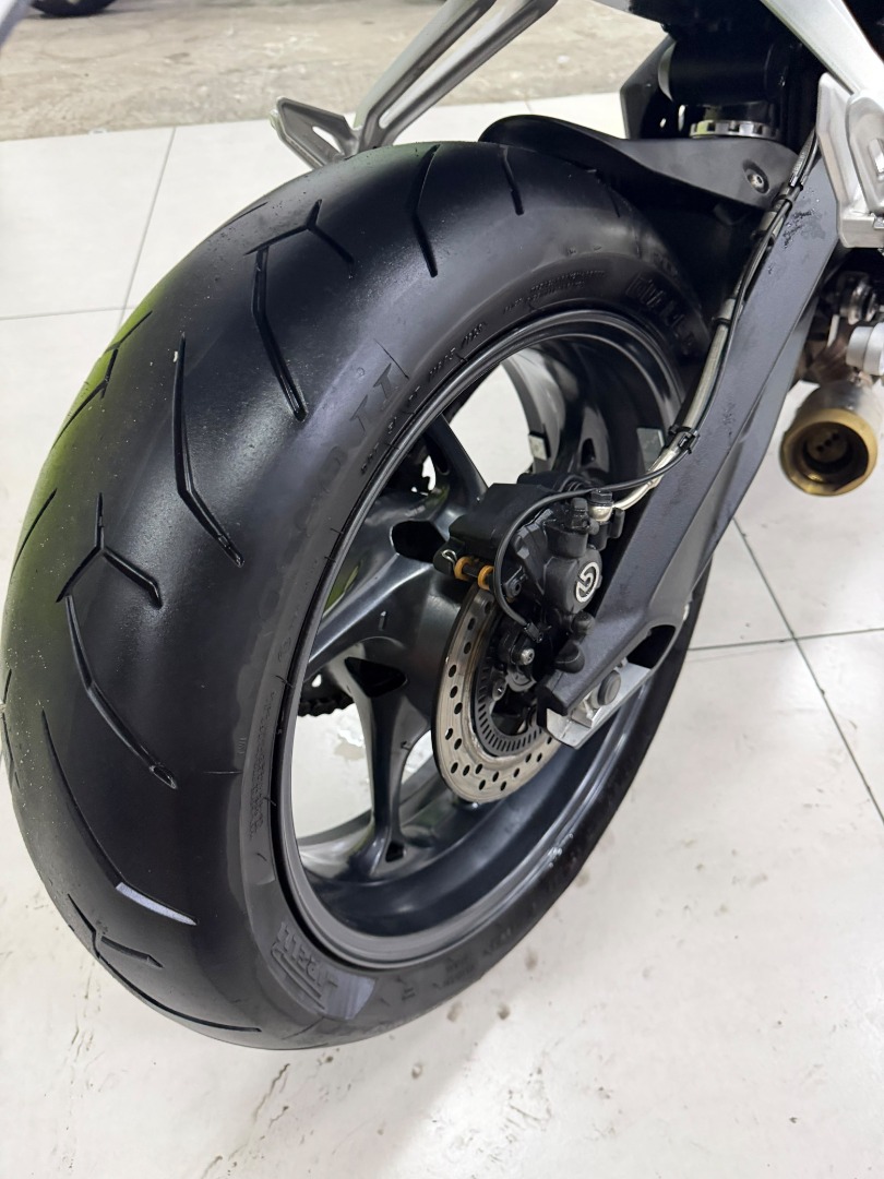 TRIUMPH STREET TRIPLE 765 S