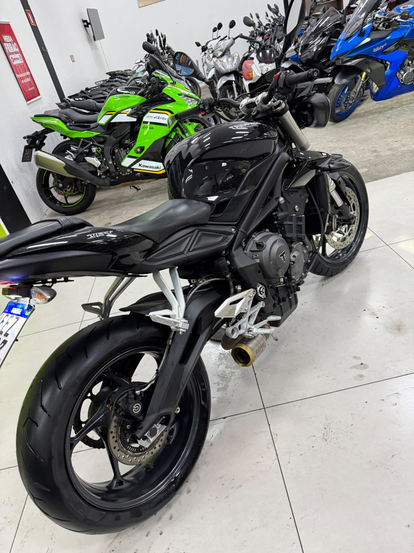 TRIUMPH STREET TRIPLE 765 S