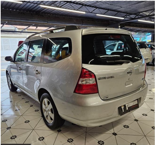 NISSAN GRAND LIVINA