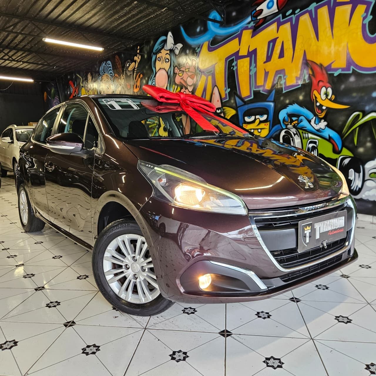 PEUGEOT 208