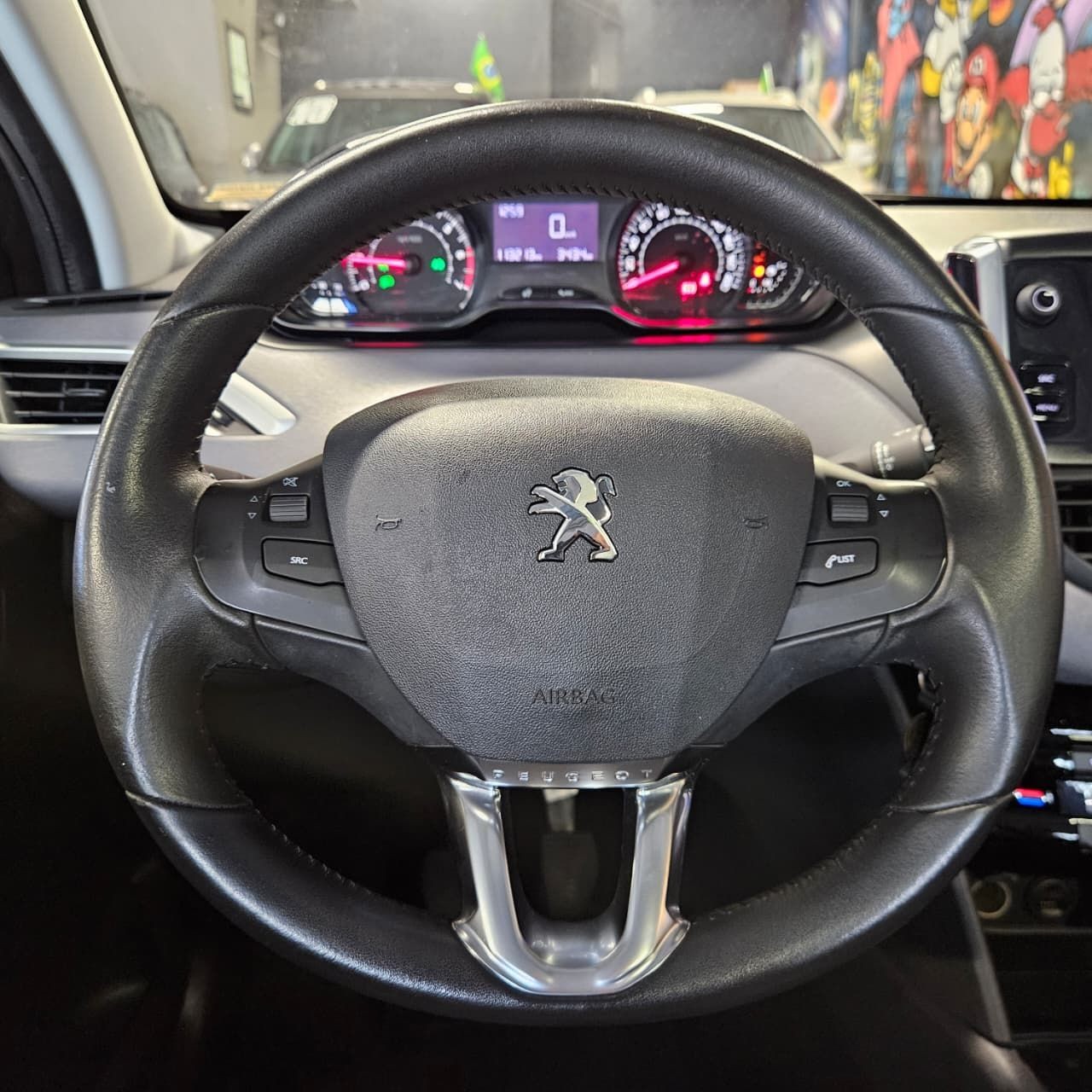 PEUGEOT 208
