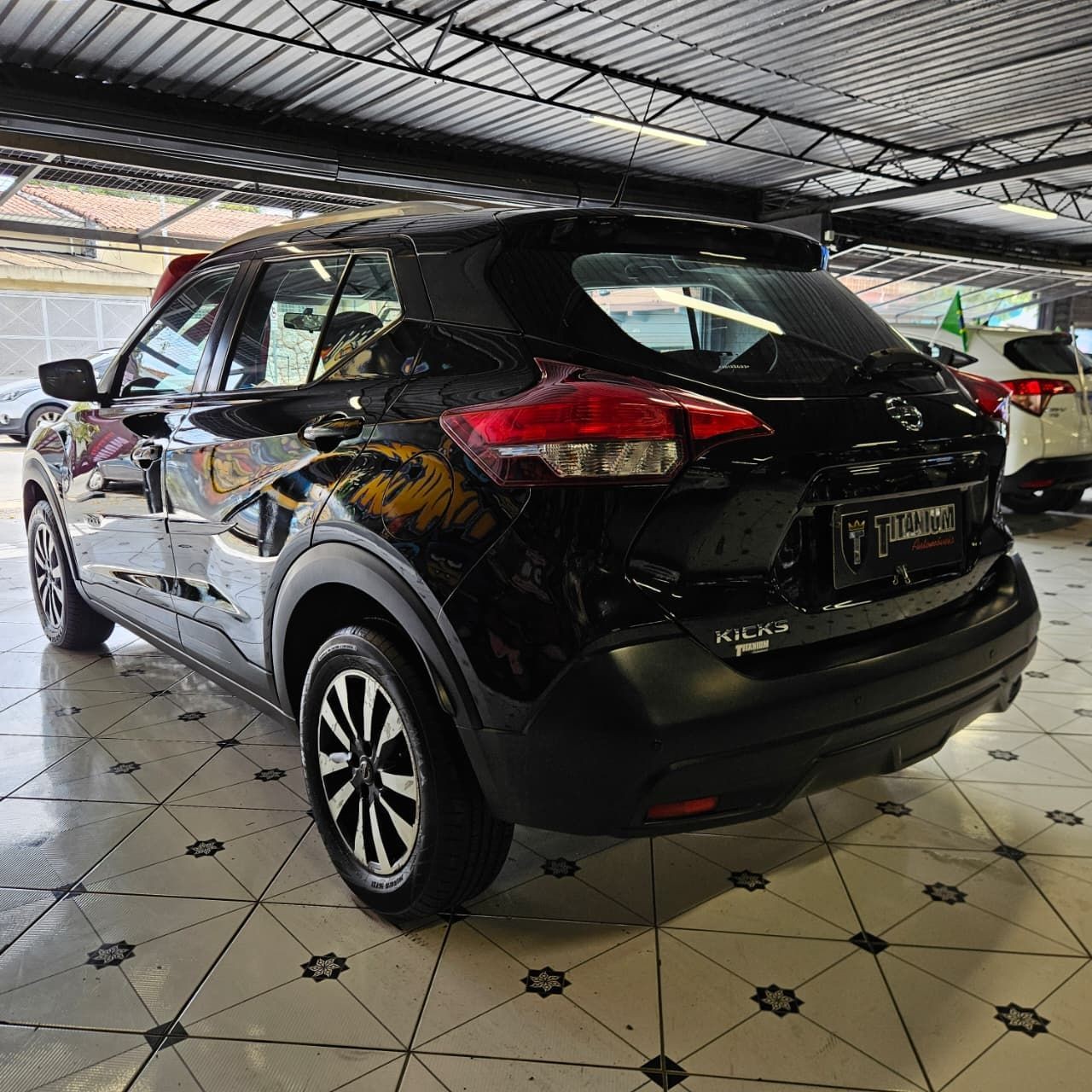 NISSAN KICKS