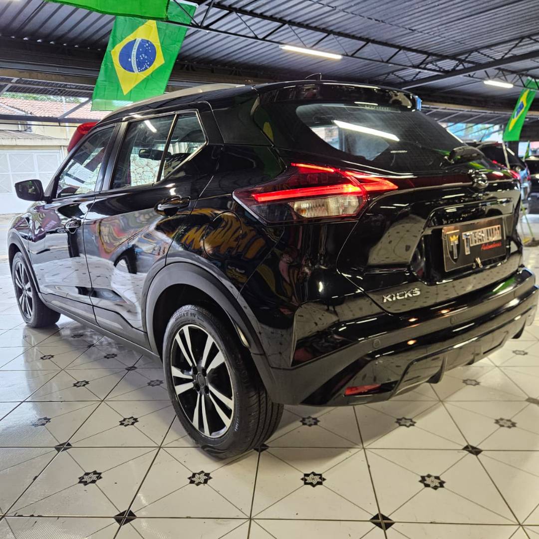 NISSAN KICKS