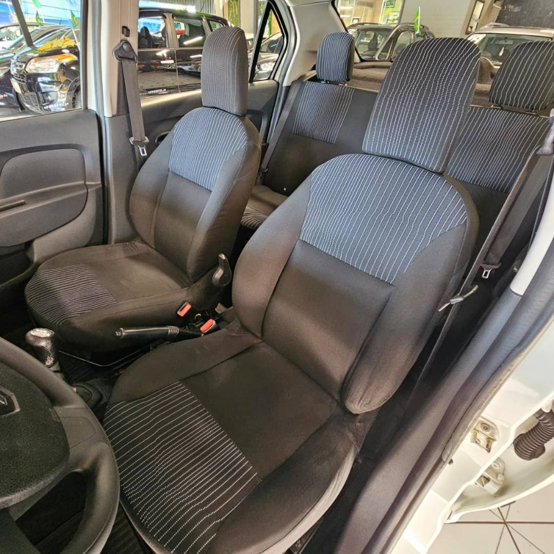 RENAULT LOGAN