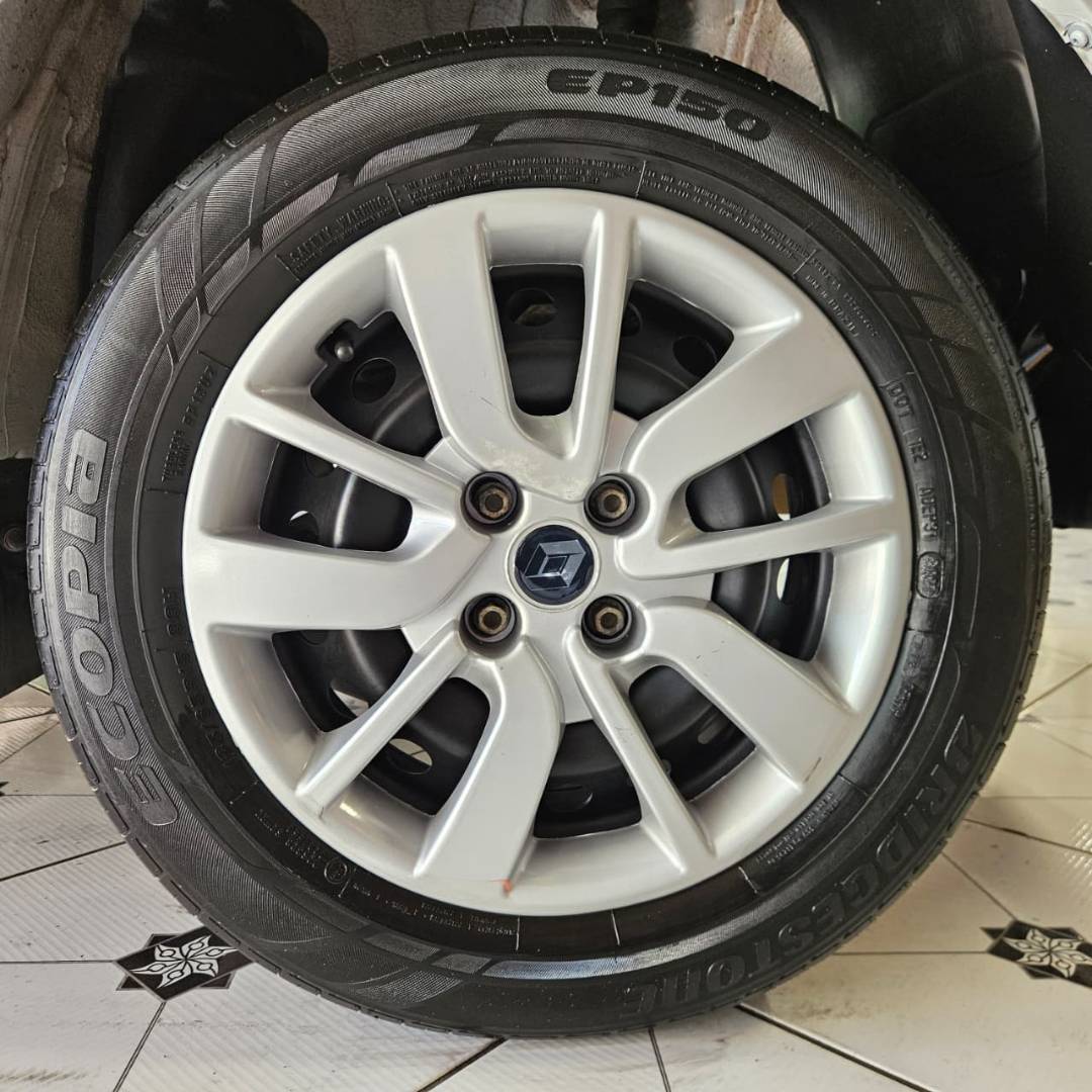 RENAULT LOGAN