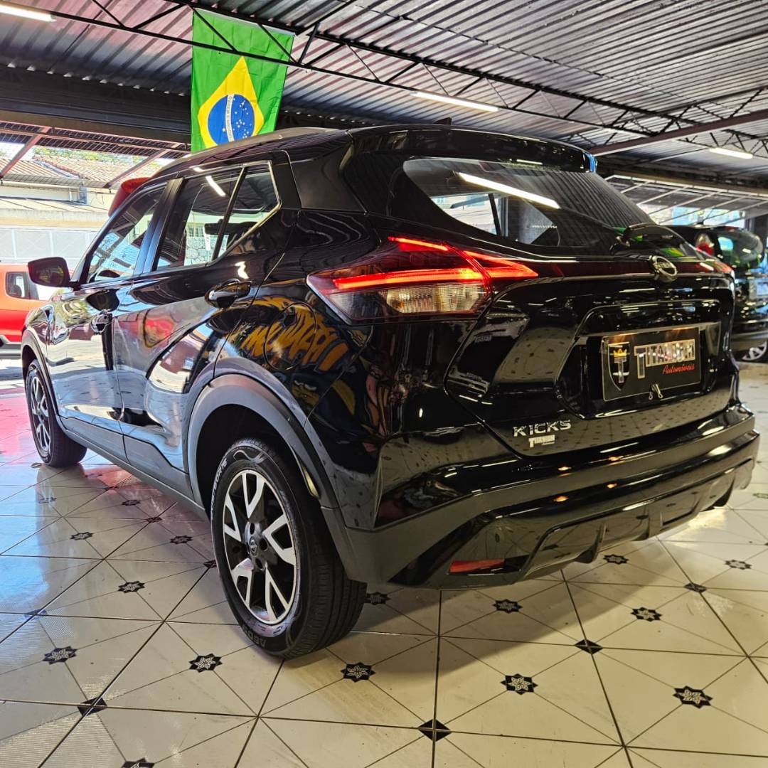 NISSAN KICKS