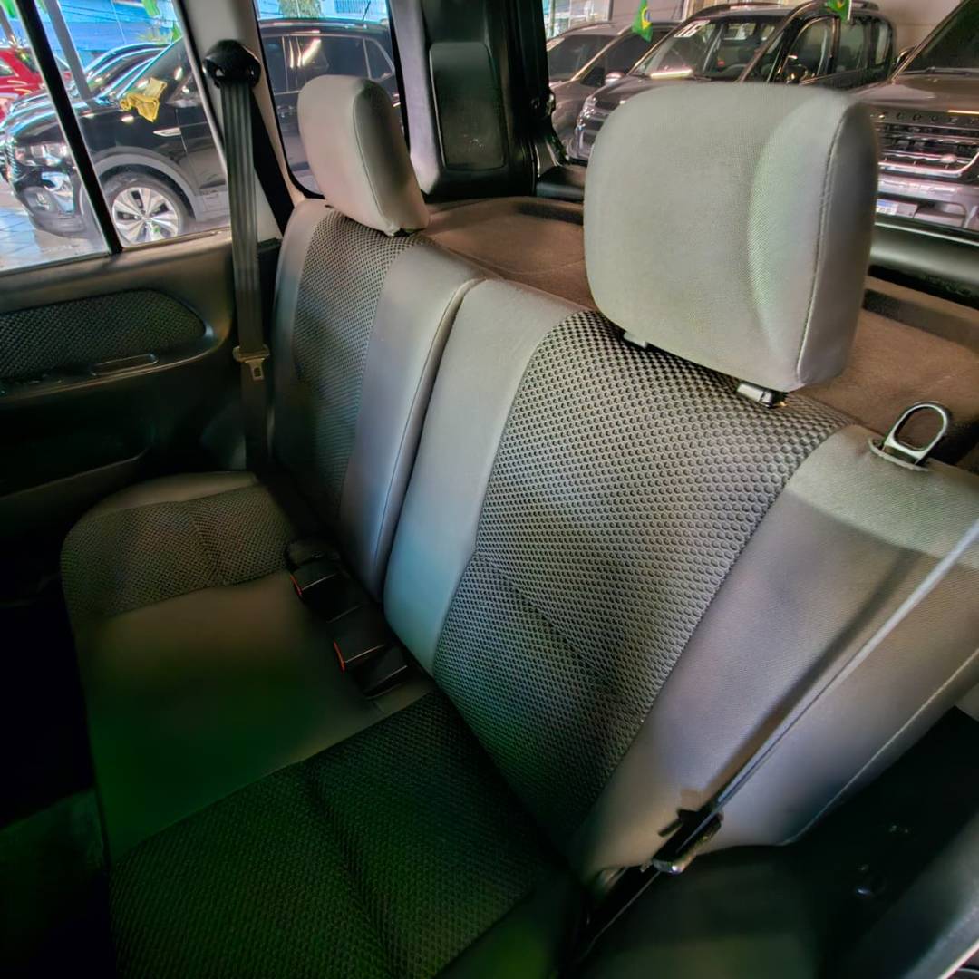 MITSUBISHI PAJERO TR4
