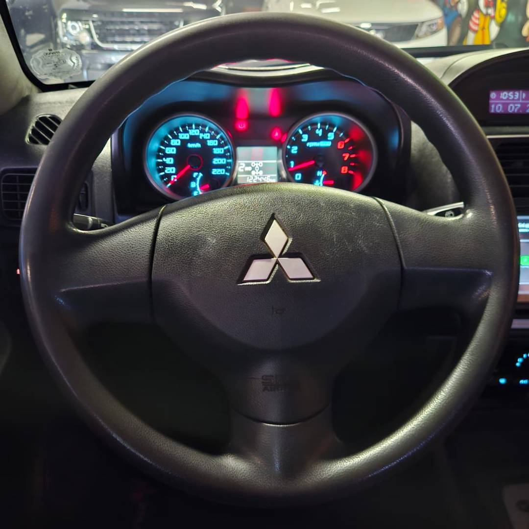 MITSUBISHI PAJERO TR4