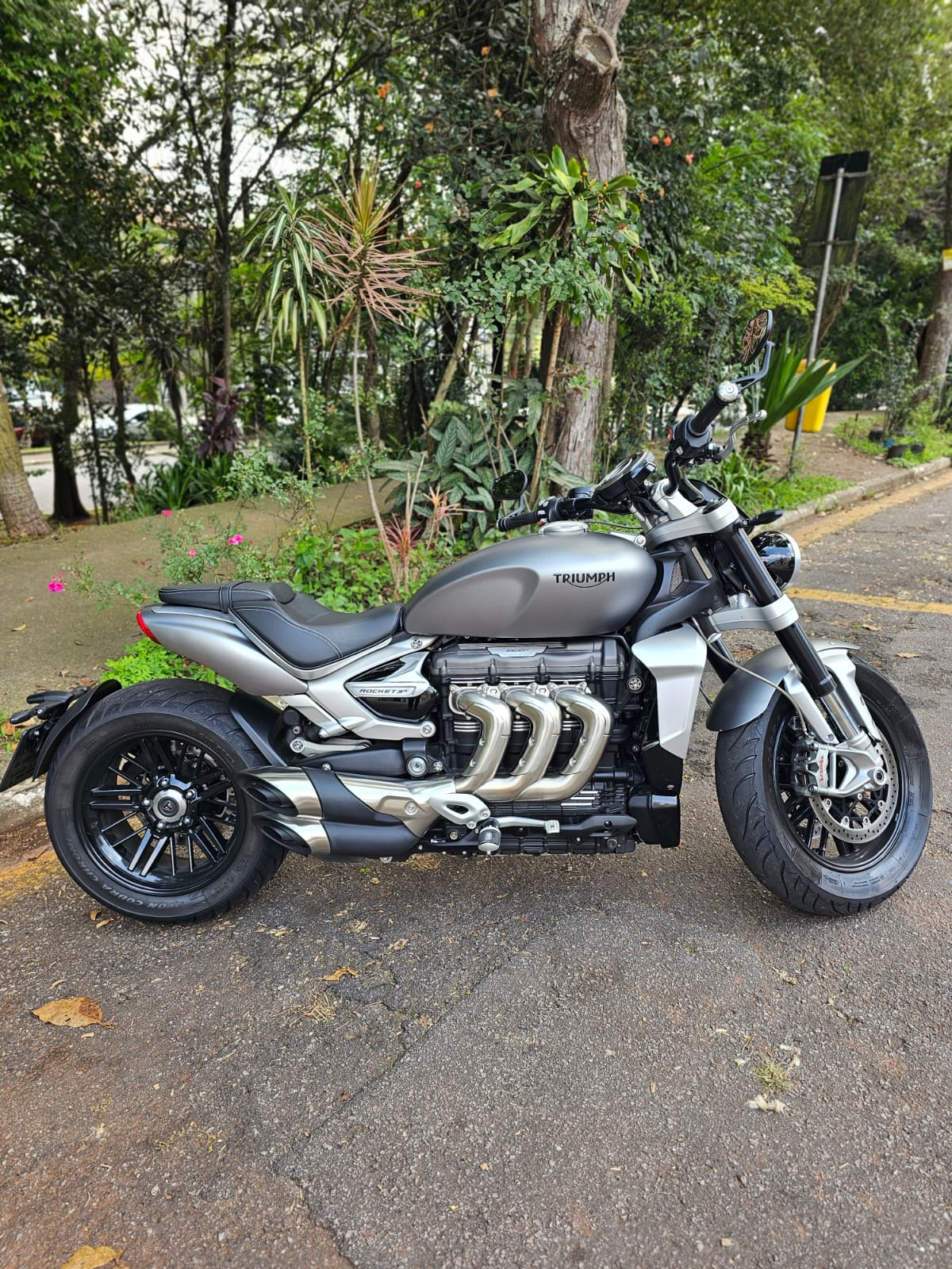 TRIUMPH ROCKET III R