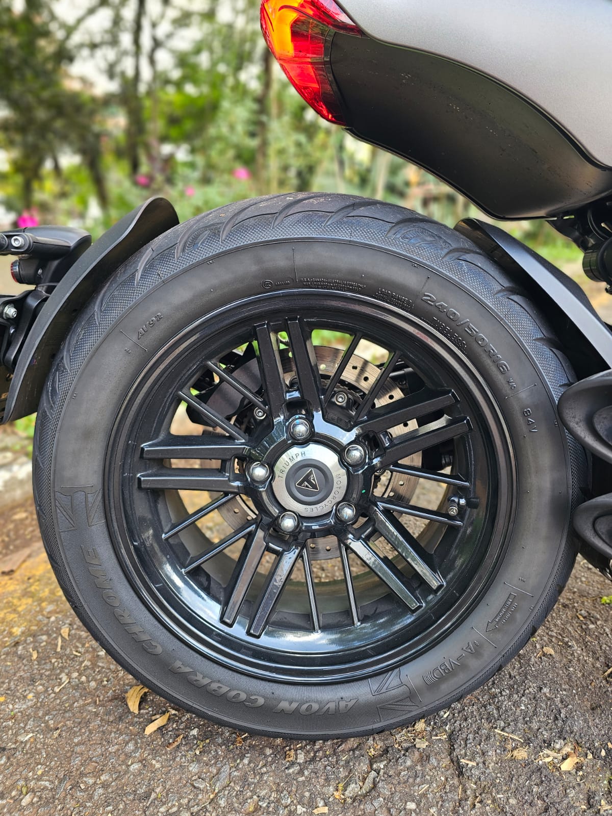 TRIUMPH ROCKET III R