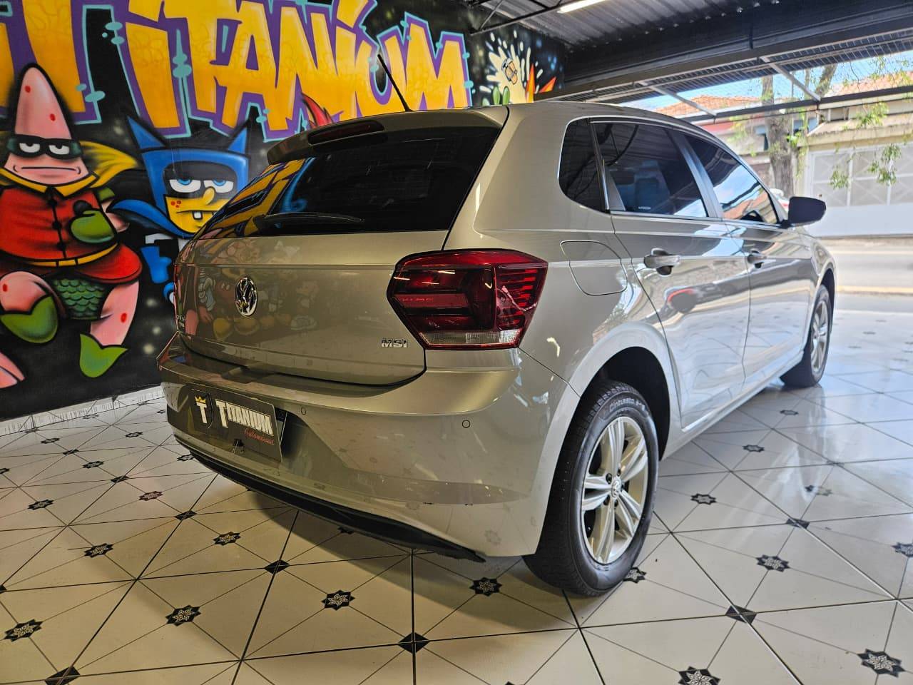VOLKSWAGEN POLO