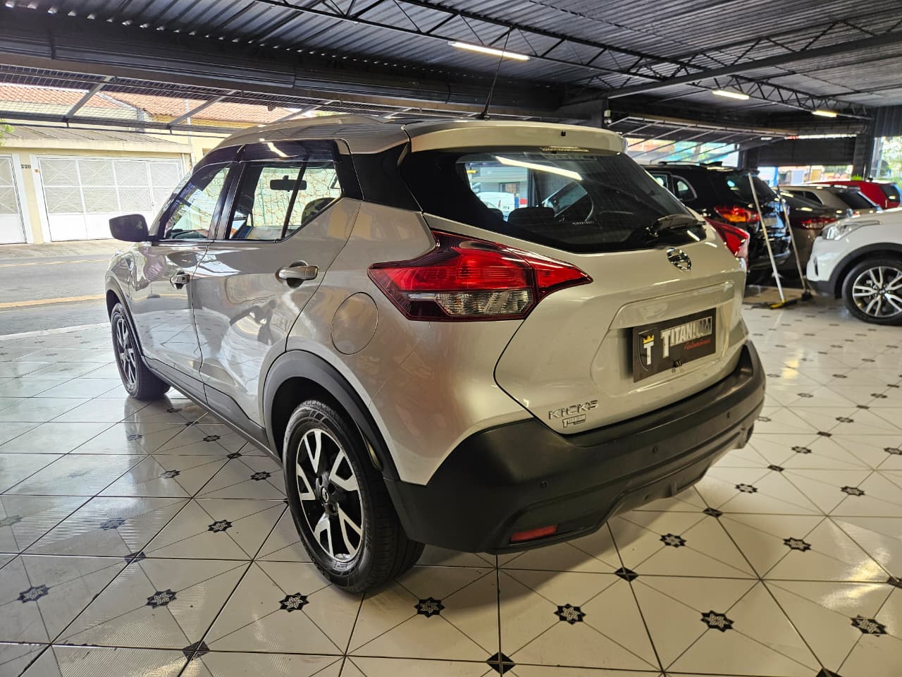 NISSAN KICKS