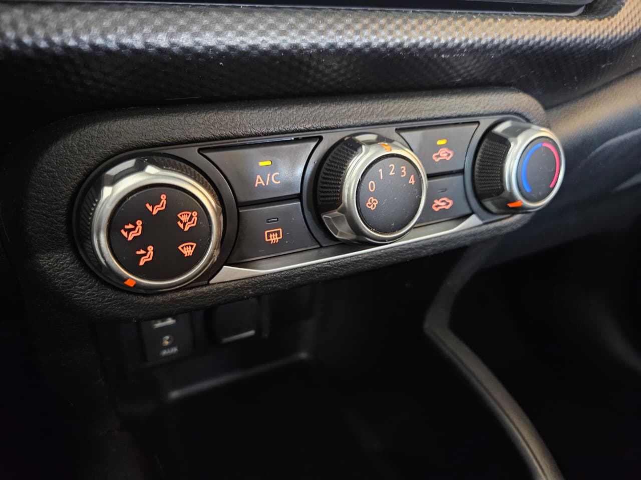 NISSAN KICKS