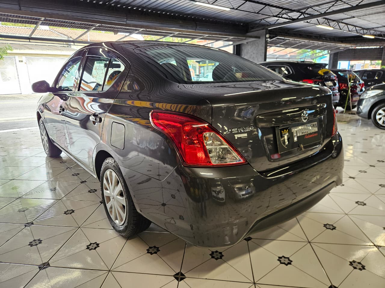NISSAN VERSA