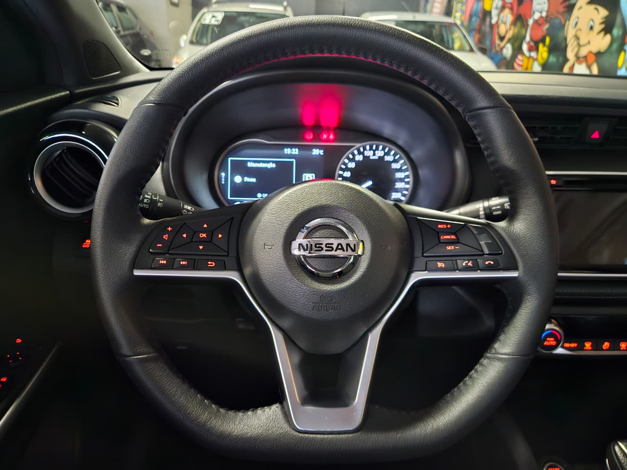 NISSAN KICKS