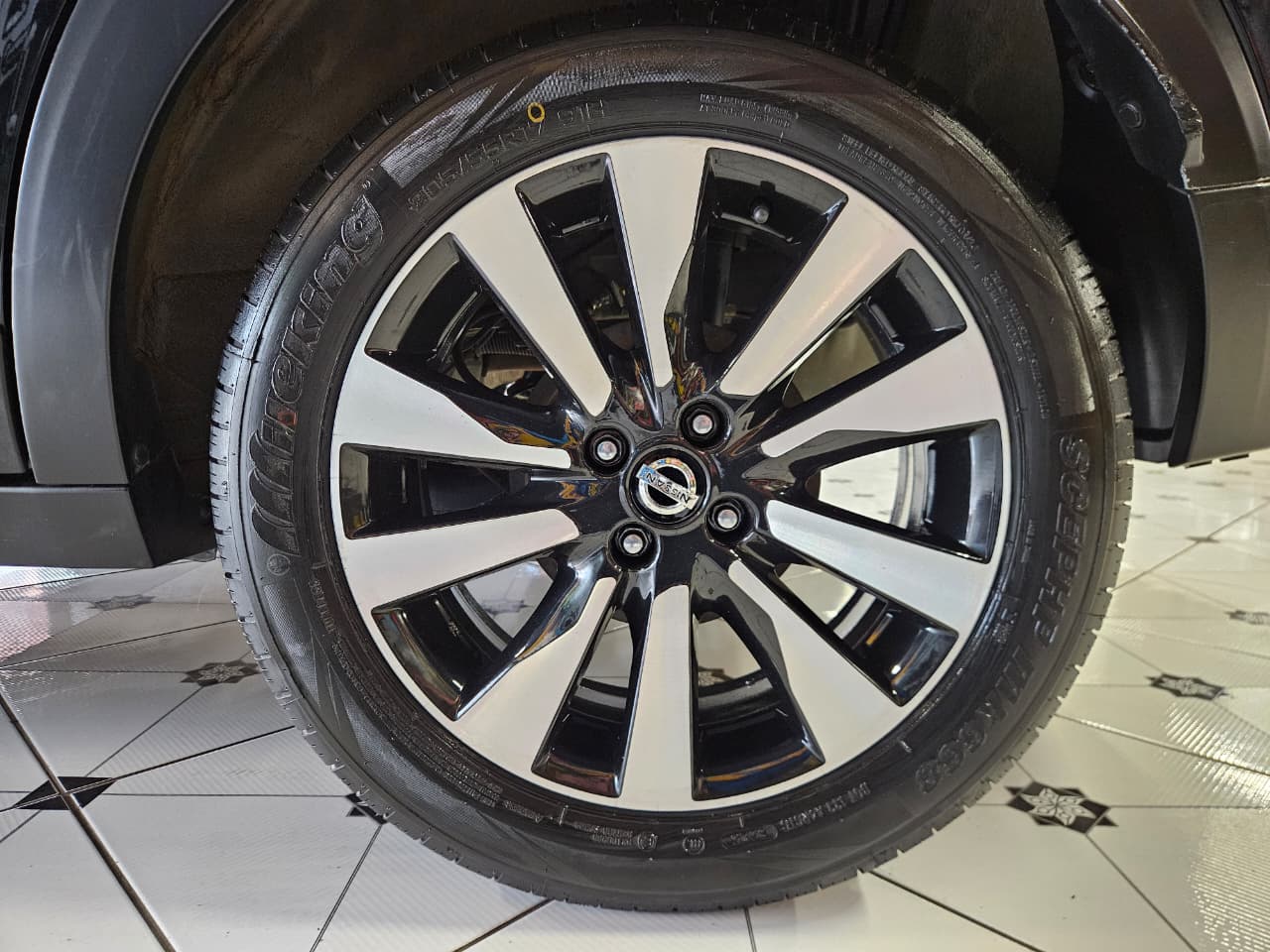 NISSAN KICKS